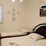 Pirovic Appartement *