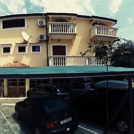 Apartment Pirovic
