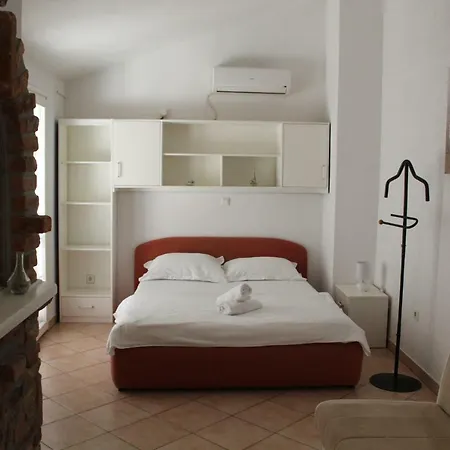 Pirovic Apartment *