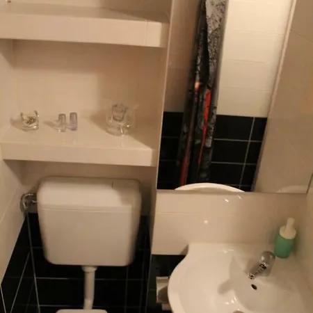Pirovic Apartment *