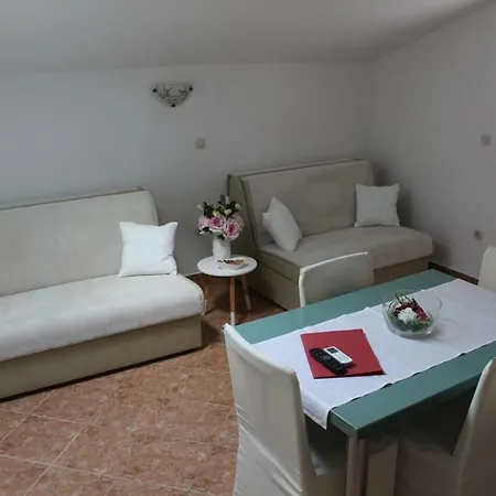 Apartamento Pirovic *