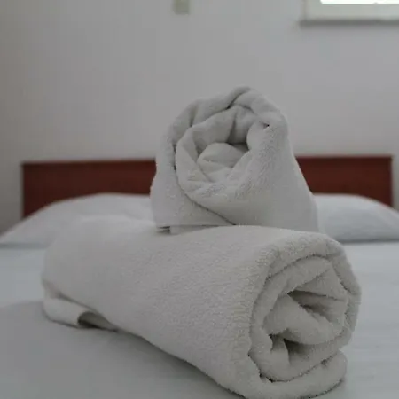 Pirovic Apartment *