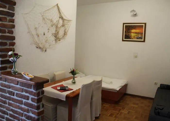 Apartment Pirovic *