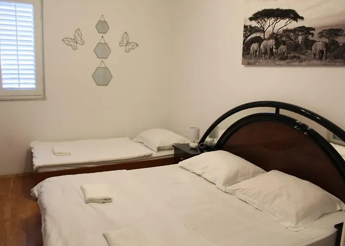 Pirovic Apartment