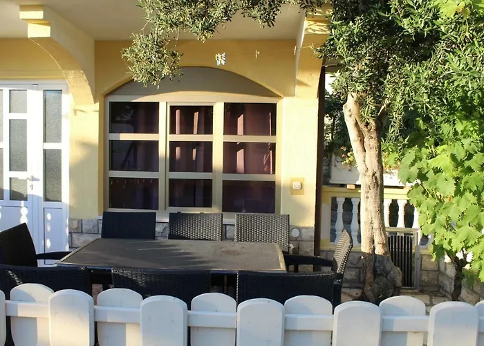 Apartment Pirovic *