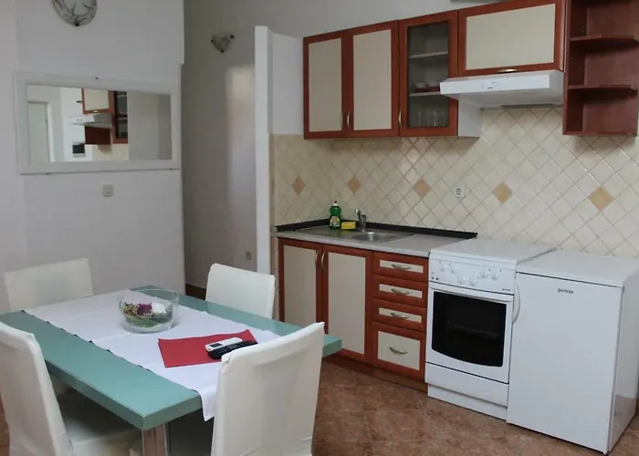Pirovic Apartment