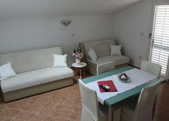 Apartment Pirovic *