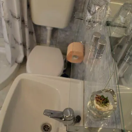 Pirovic 아파트 투라니